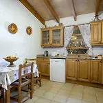 杰罗尼别墅 度假居 波连斯萨